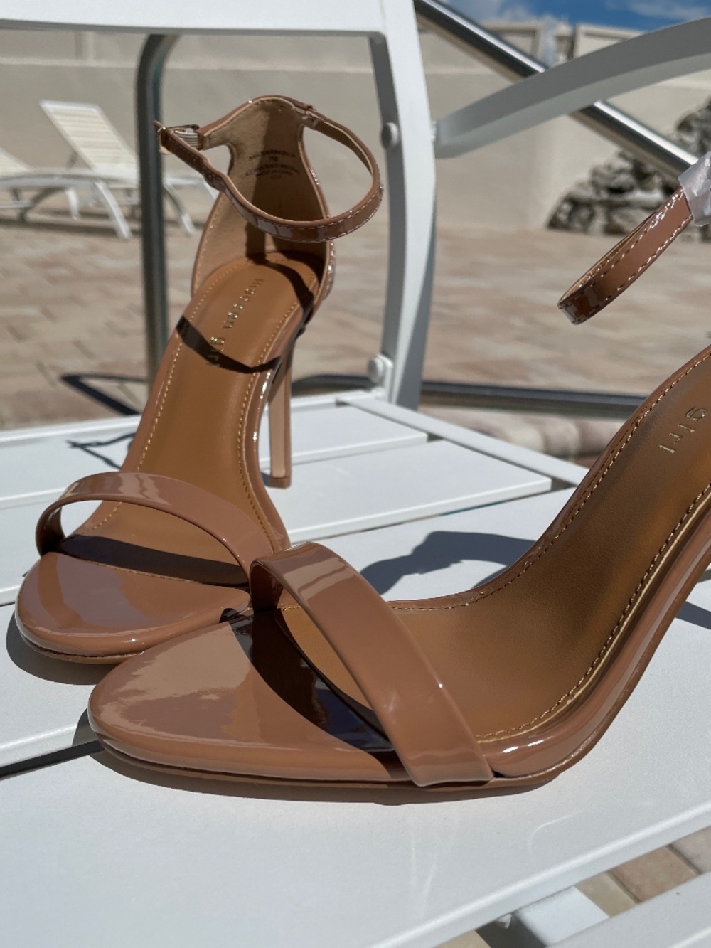 Woman's  scrappy Heels